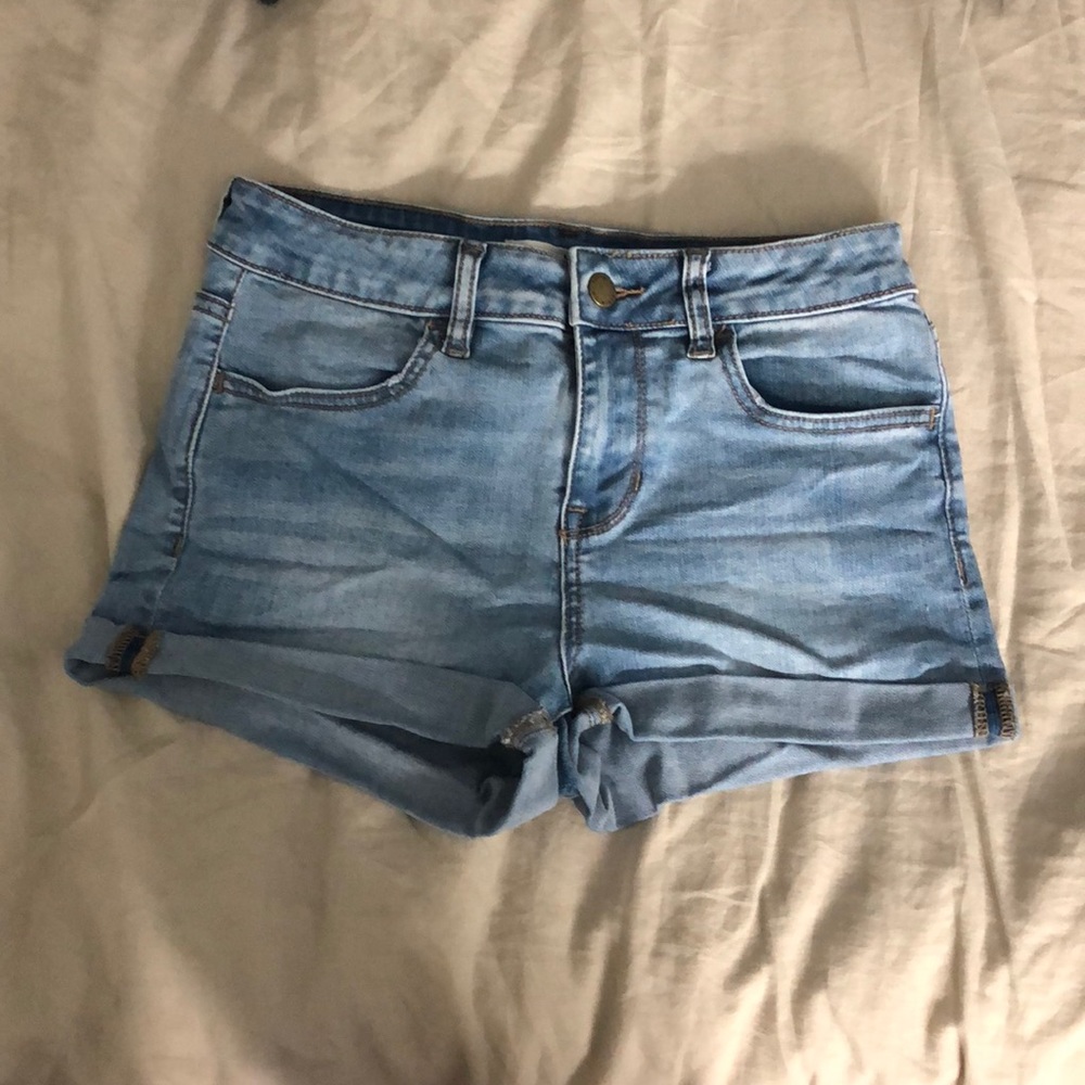 Light wash jean shorts!